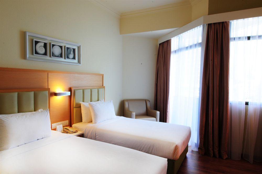 Sentral Seaview @ ​beachfront Hotel Tanjung Bungah (Penang)