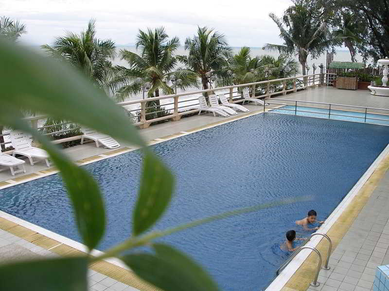 Sentral Seaview @ ​beachfront