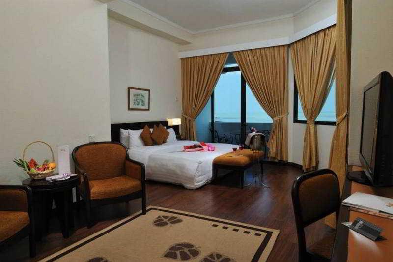 Sentral Seaview @ ​beachfront Tanjung Bungah (Penang)