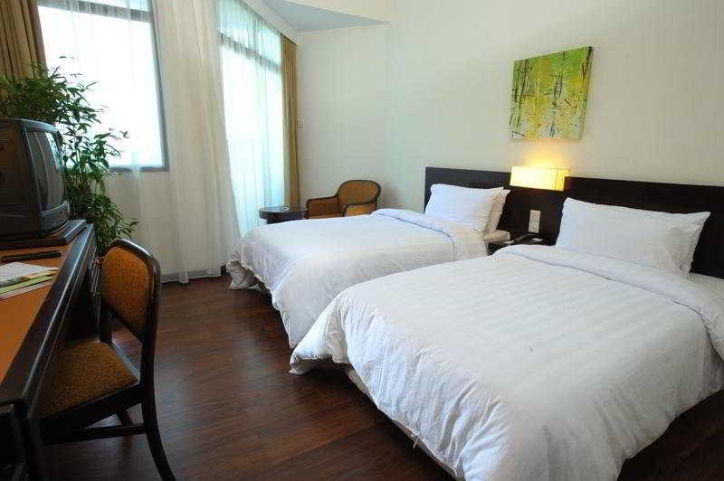 Sentral Seaview @ ​beachfront Tanjung Bungah (Penang)